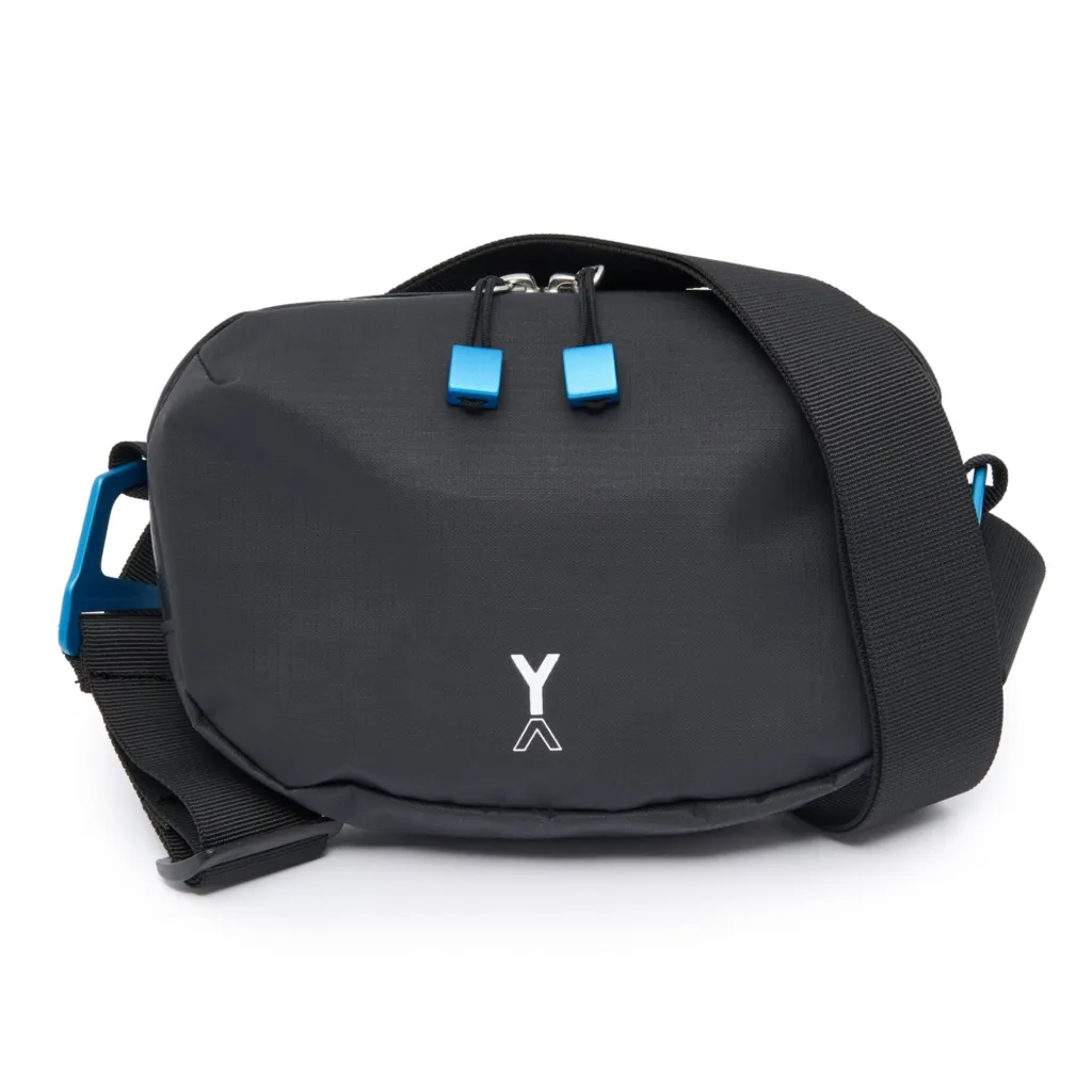 [RC012100RC010101] Assistant 1.5 Pouch with Shoulder Strap